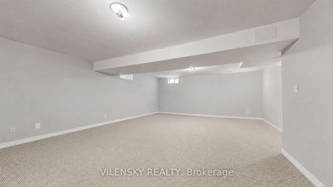 Photo 32 at 96 Sawmill Valley Drive, Summerhill Estates, Newmarket