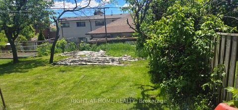 Photo 2 at 7 Daystrom Drive, Humbermede, Toronto