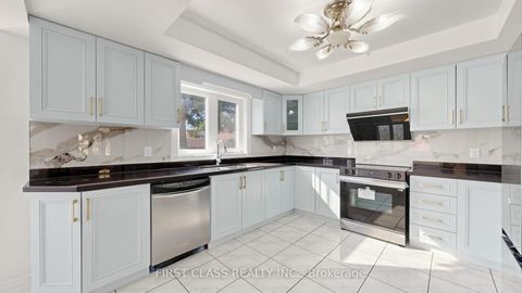 Photo 10 at 17 Cross Hill Road, L'Amoreaux, Toronto