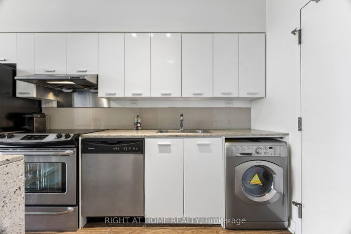 Photo 9 at 2306 - 29 Singer Court, Bayview Village, Toronto