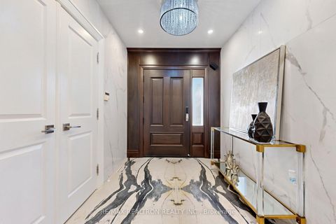 Photo 3 at 24 Drummond Drive, Maple, Vaughan