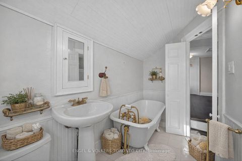 Photo 6 at 52 Parkside Drive, Queen's Park, Barrie