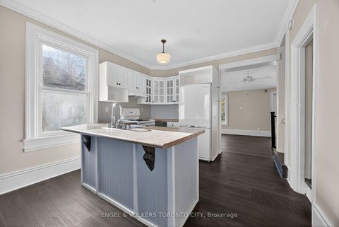 Photo 11 at 52 Parkside Drive, Queen's Park, Barrie