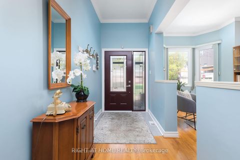 Photo 1 at 119 Niagara Street, Niagara, Toronto