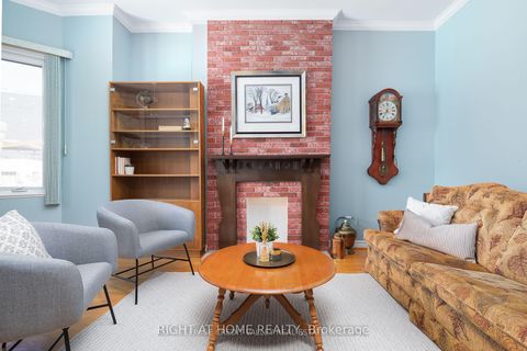 Photo 2 at 119 Niagara Street, Niagara, Toronto