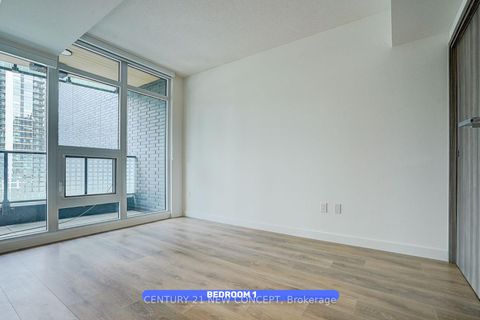 Photo 4 at 936 - 1 Concord Cityplace Way, Waterfront Communities C1, Toronto