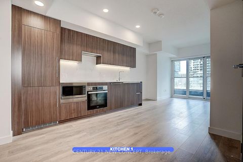 Photo 13 at 936 - 1 Concord Cityplace Way, Waterfront Communities C1, Toronto