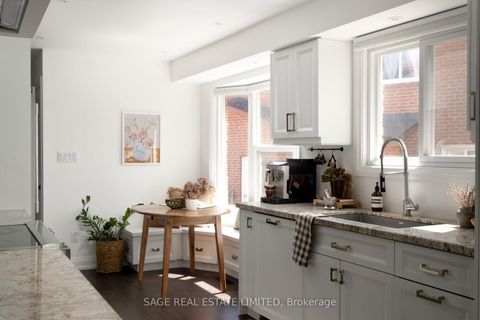 Photo 10 at 34 Tambrook Drive, L'Amoreaux, Toronto