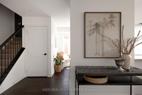 Photo 13 at 34 Tambrook Drive, L'Amoreaux, Toronto