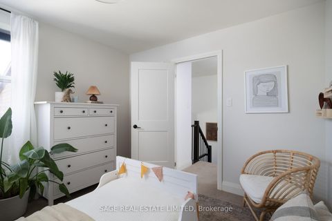 Photo 24 at 34 Tambrook Drive, L'Amoreaux, Toronto