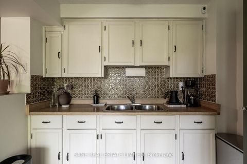 Photo 28 at 34 Tambrook Drive, L'Amoreaux, Toronto