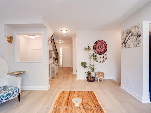 Photo 13 at 70 Shoniker Drive, Summerhill Estates, Newmarket