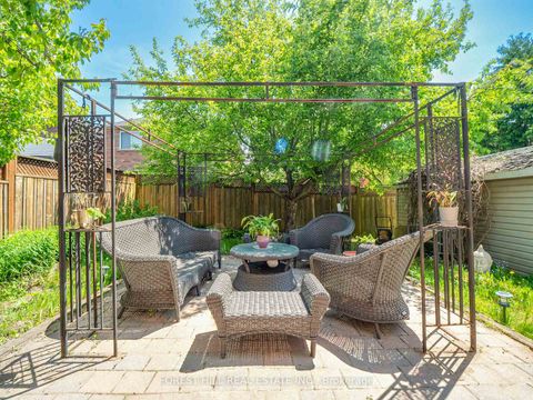 Photo 28 at 70 Shoniker Drive, Summerhill Estates, Newmarket
