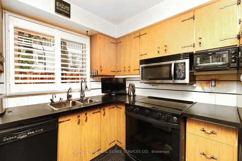 Photo 12 at 18 - 442 Perth Avenue, Junction, Toronto