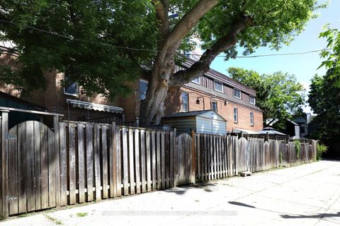 Photo 33 at 18 - 442 Perth Avenue, Junction, Toronto