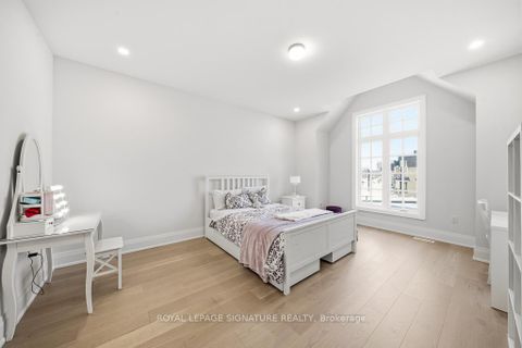 Photo 22 at 16 Gianvito Crescent, King City, King