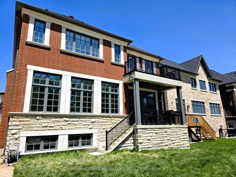Photo 34 at 16 Gianvito Crescent, King City, King