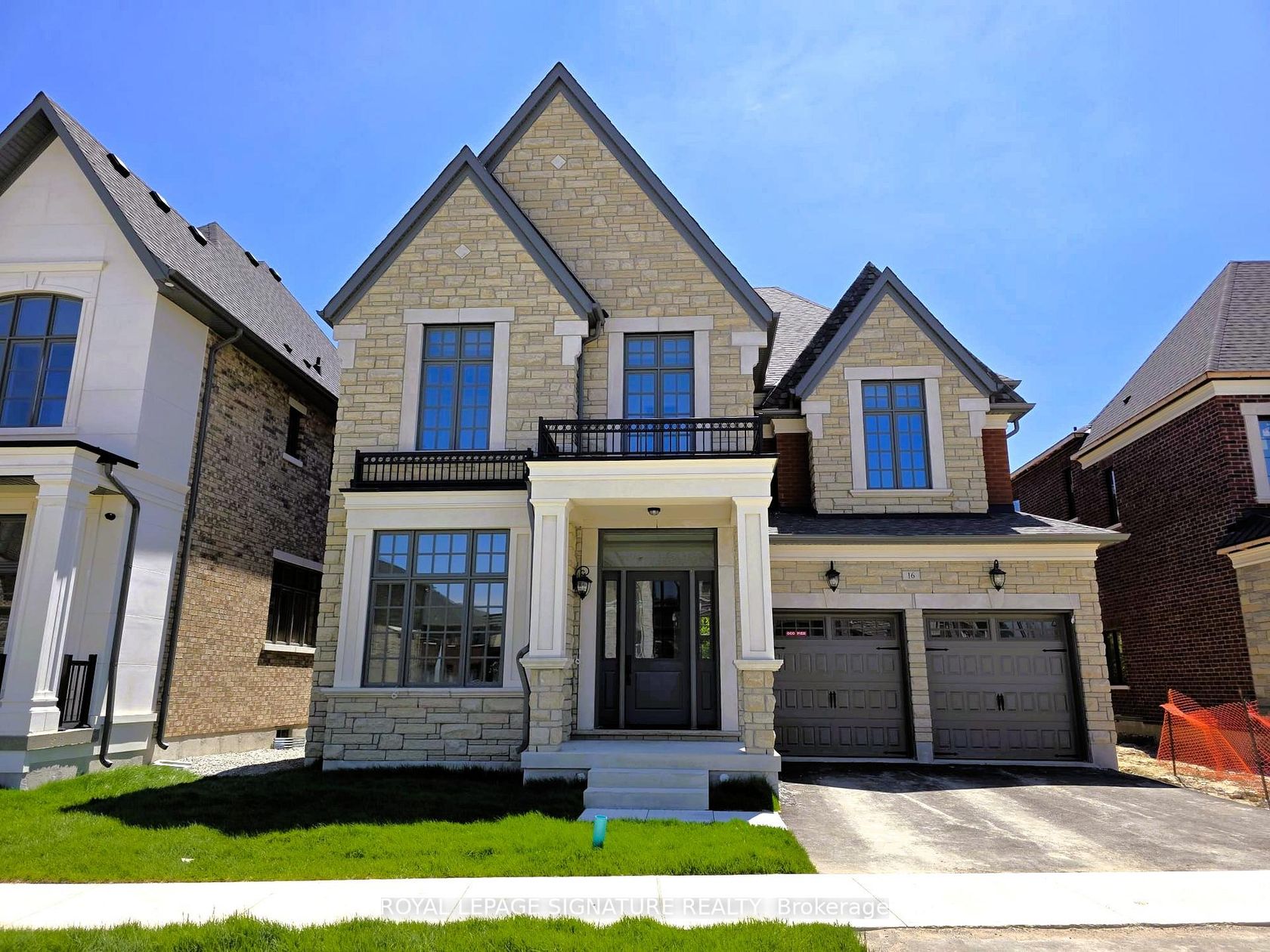 16 Gianvito Crescent, King City, King photo number 2