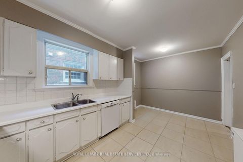 Photo 6 at 89 Oriole Parkway, St. Clair, Toronto