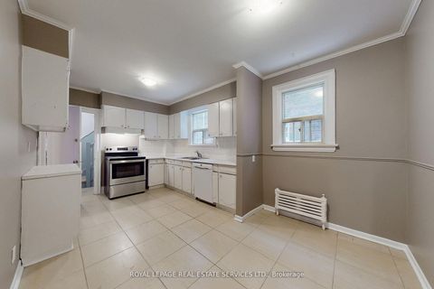 Photo 7 at 89 Oriole Parkway, St. Clair, Toronto