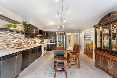 Photo 10 at 18 Reddenhurst Crescent, Keswick South, Georgina