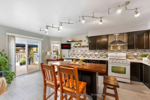 Photo 11 at 18 Reddenhurst Crescent, Keswick South, Georgina