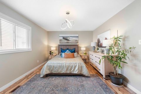 Photo 14 at 18 Reddenhurst Crescent, Keswick South, Georgina