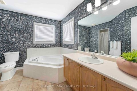 Photo 16 at 18 Reddenhurst Crescent, Keswick South, Georgina
