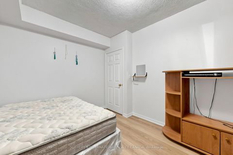 Photo 14 at 2012 - 3035 Finch Avenue W, Humbermede, Toronto