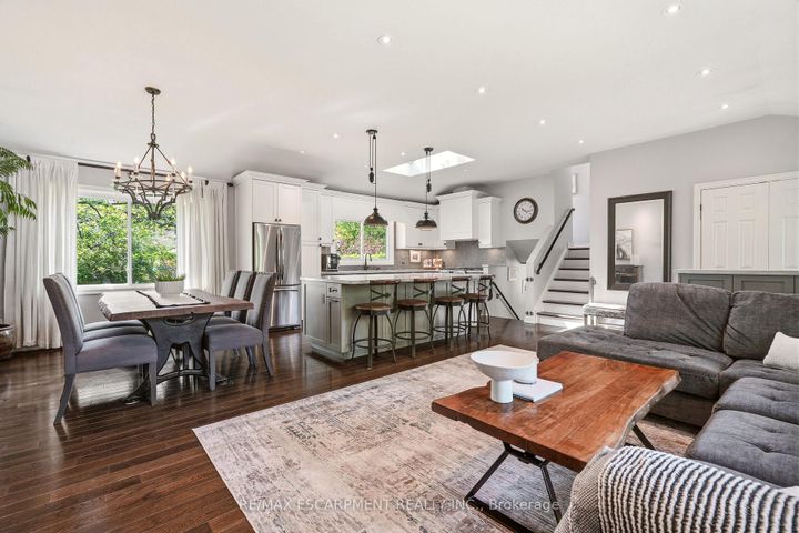 Photo 4 at 600 Deborah Crescent, LaSalle, Burlington