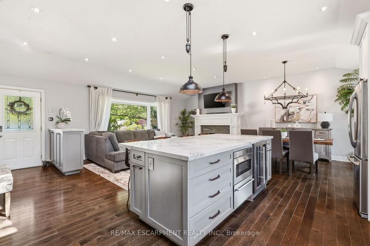 Photo 9 at 600 Deborah Crescent, LaSalle, Burlington
