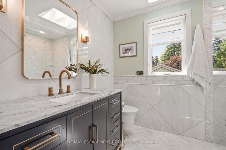 Photo 11 at 600 Deborah Crescent, LaSalle, Burlington