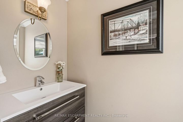 Photo 18 at 600 Deborah Crescent, LaSalle, Burlington