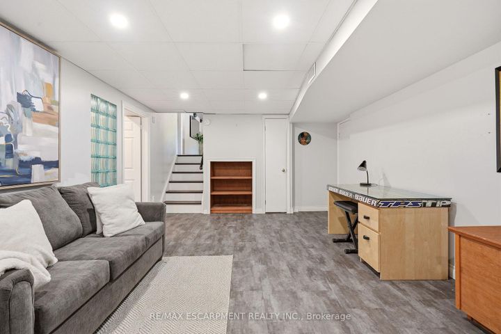 Photo 19 at 600 Deborah Crescent, LaSalle, Burlington