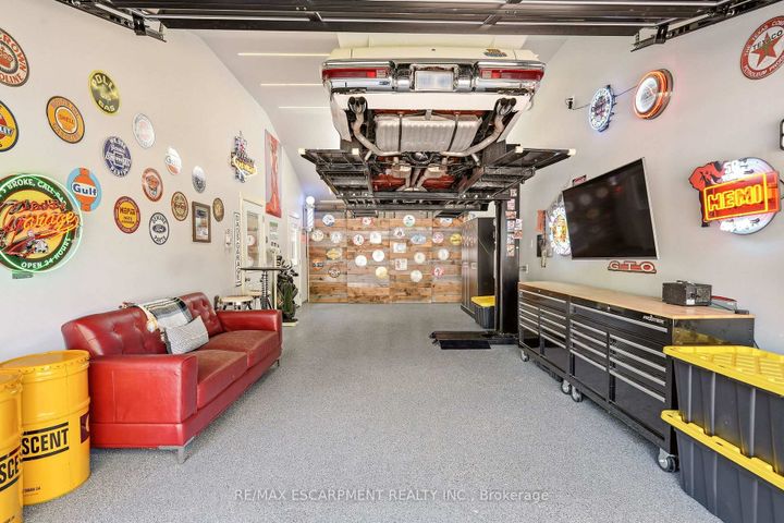 Photo 24 at 600 Deborah Crescent, LaSalle, Burlington