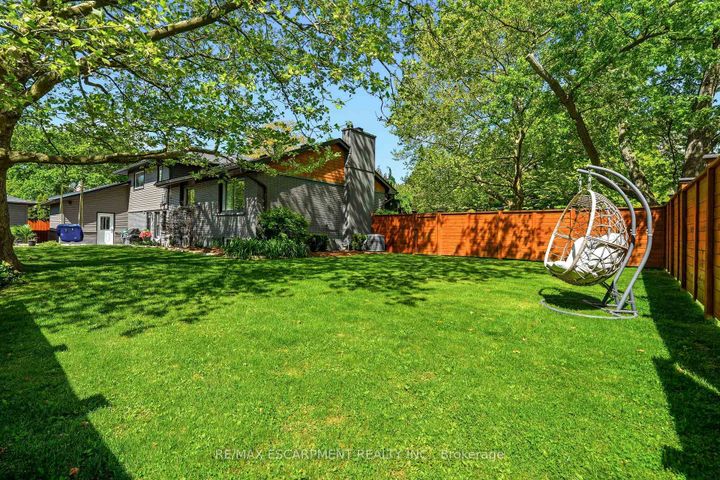 Photo 28 at 600 Deborah Crescent, LaSalle, Burlington