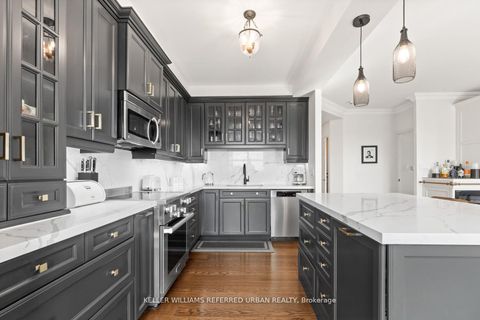 Photo 14 at 708 - 650 Mount Pleasant Road, Mount Pleasant West, Toronto