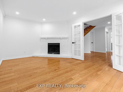 Photo 4 at 125 Green Bush Crescent, Yorkhill, Vaughan