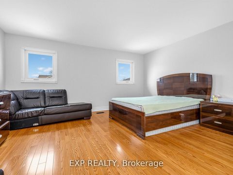 Photo 16 at 125 Green Bush Crescent, Yorkhill, Vaughan