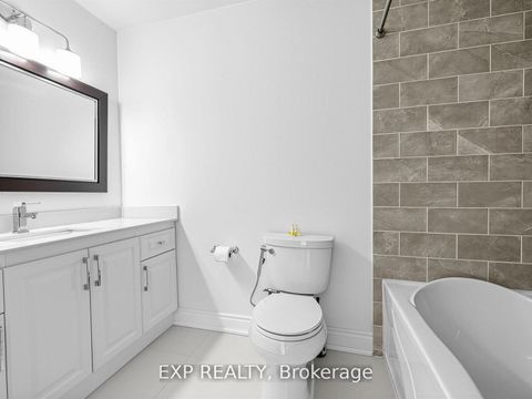 Photo 18 at 125 Green Bush Crescent, Yorkhill, Vaughan