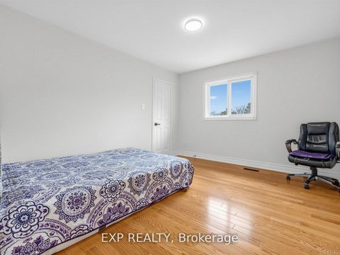 Photo 20 at 125 Green Bush Crescent, Yorkhill, Vaughan