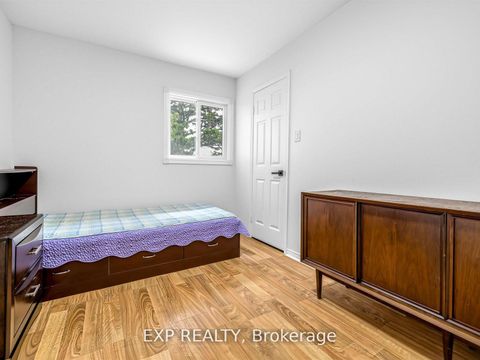 Photo 22 at 125 Green Bush Crescent, Yorkhill, Vaughan