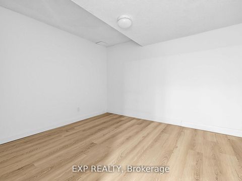 Photo 30 at 125 Green Bush Crescent, Yorkhill, Vaughan