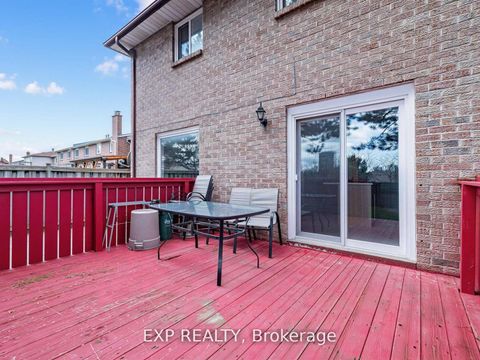 Photo 36 at 125 Green Bush Crescent, Yorkhill, Vaughan
