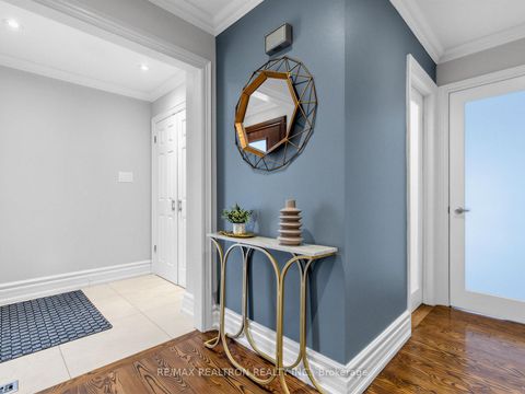 Photo 4 at 128 Embassy Drive, East Woodbridge, Vaughan