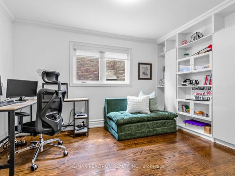 Photo 18 at 128 Embassy Drive, East Woodbridge, Vaughan