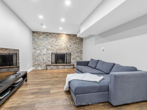 Photo 30 at 128 Embassy Drive, East Woodbridge, Vaughan