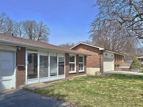 Photo 3 at 182 McNicoll Avenue, Hillcrest Village, Toronto