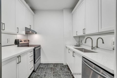 Photo 10 at 403 - 980 Yonge Street, Annex, Toronto