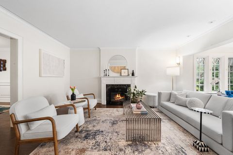 Photo 6 at 304 Heath Street E, Moore Park, Toronto